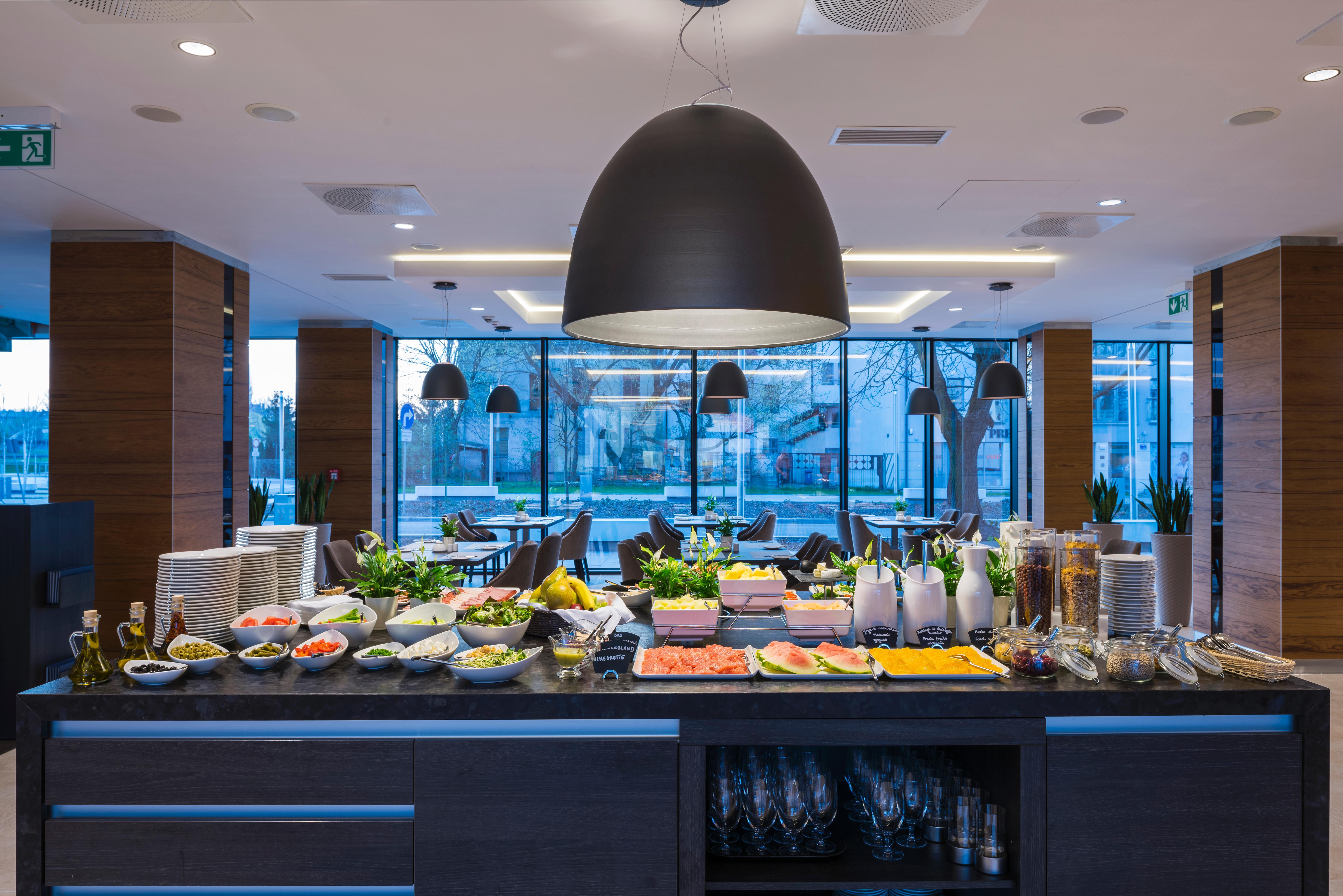 Q Hotel Plus Krakow Luaran gambar