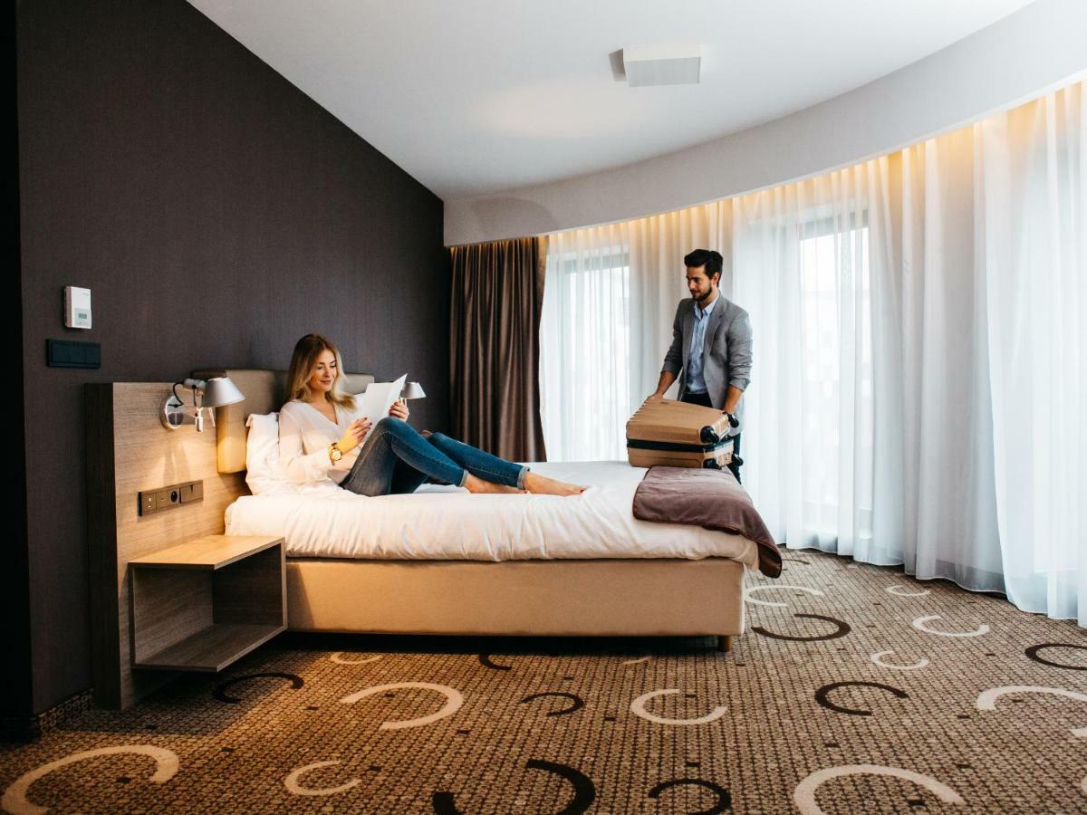 Q Hotel Plus Krakow Luaran gambar